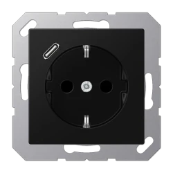 A1520-18CSWM  A seeria pistikupesa + USB C matt must