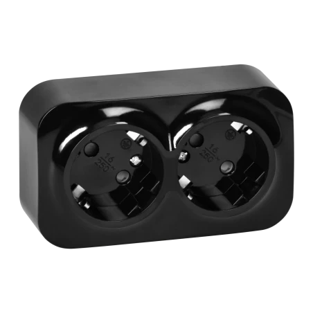 Pistikupesa 2-ne pinnale must IP20