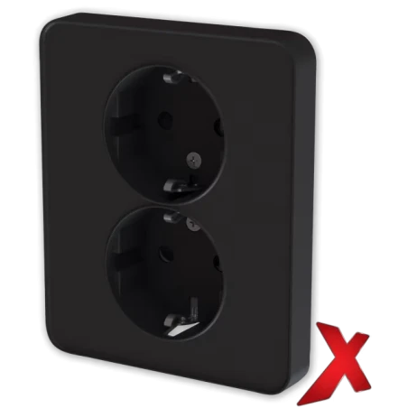 2-ne pistikupesa maandusega must adapterkarbile