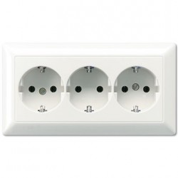 AS523 3-ne pistikupesa